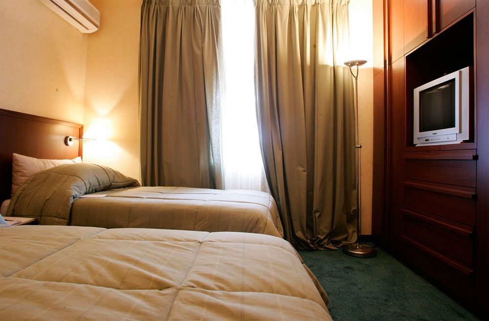 The Mayflower 4*